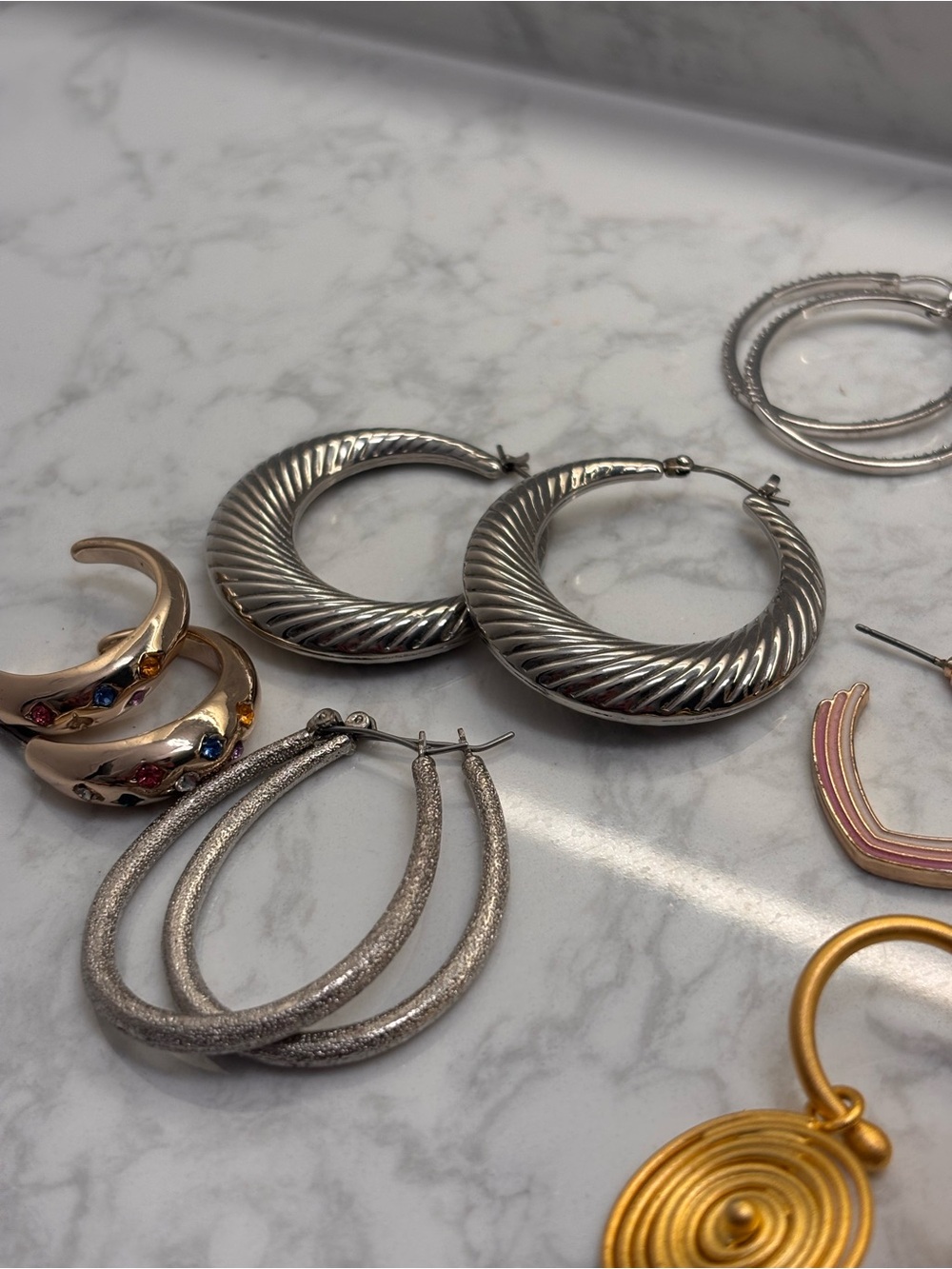 Assorted earrings - Picture 3 of 5
